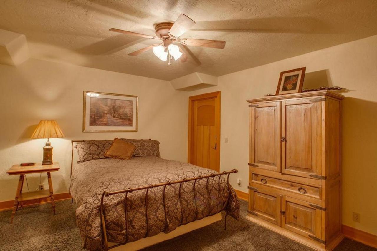 Snowgrass Lodge - River, Mountain Views & Hot Tub Leavenworth Exterior foto